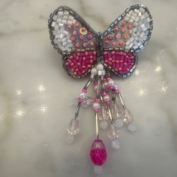 NWOT Olivia Dar butterfly earrings - Picture 3 of 4